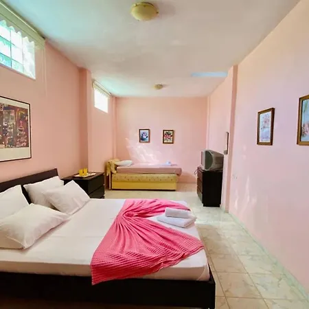 Maisonette Geli With 3 Bdrms 250m From Beach