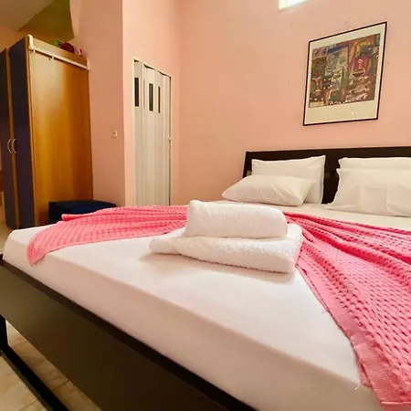 Maisonette Geli With 3 Bdrms 250m From Beach Fourka