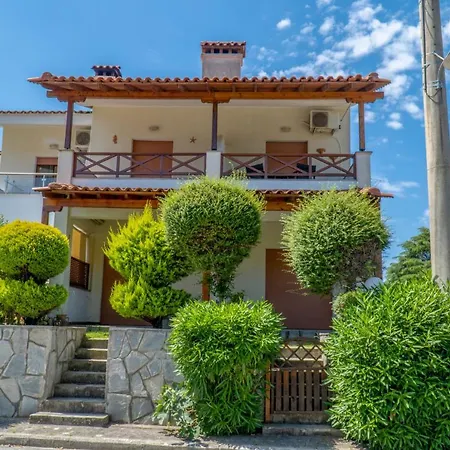 Maisonette Geli With 3 Bdrms 250m From Beach Ferienhaus