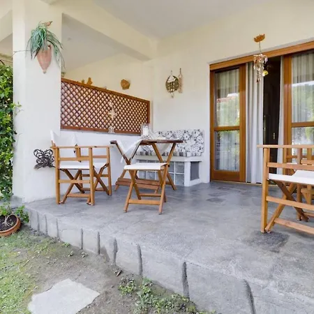 Maisonette Geli With 3 Bdrms 250m From Beach *